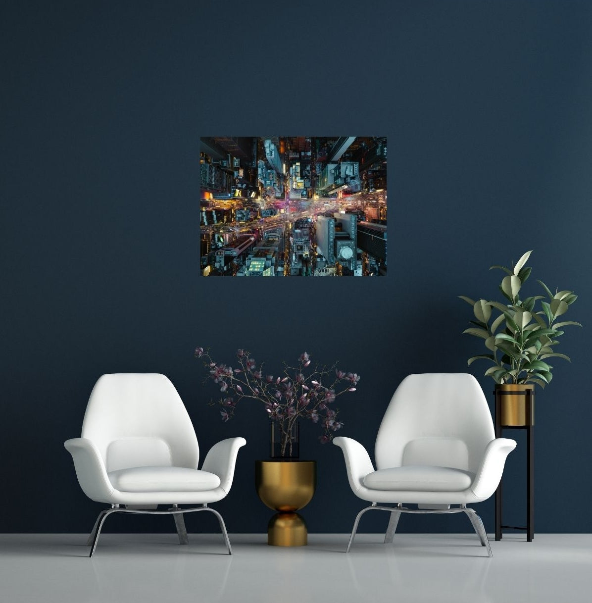 Wohnzimmer mit Poster einer leuchtenden Cyber-City – modernes Wandbild für Großstadtfans