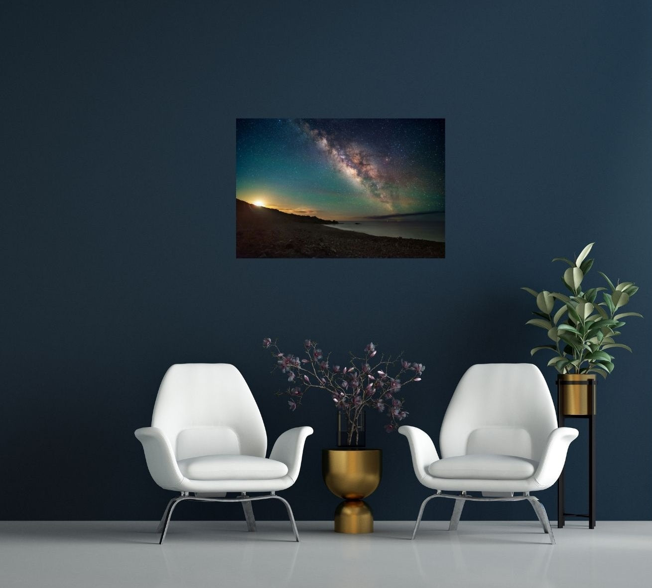 Zimmer mit Metallposter ‚Sternennacht am Meer‘ – kosmische Ruhe & Natur