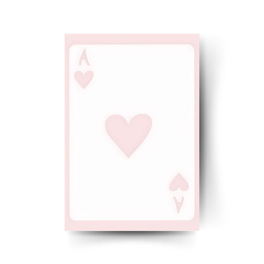 Minimalistisches Poster im Spielkartenstil – Herz-Ass in Rosa mit modernem Design.